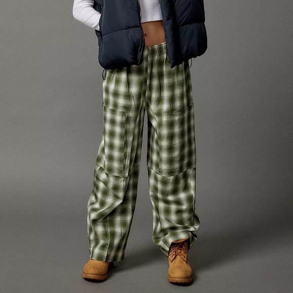 BDG Pants - NWT BDG Urban Outfitters Mae Flannel Pants XS Green Plaid Carpenter Wide Leg
